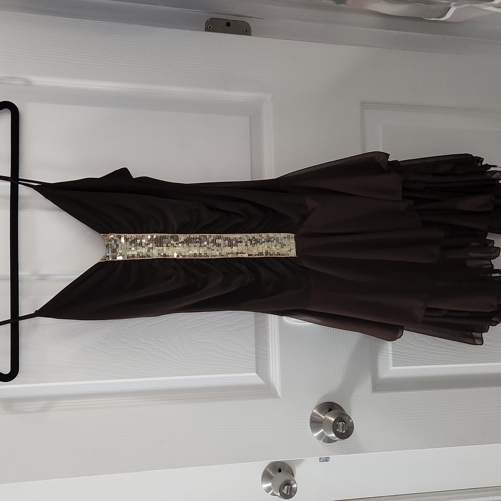 Flowy brown dress